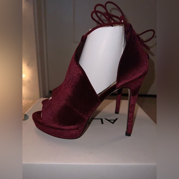 NIB Aldo Tilley Pee-Toe Cut-Out Heels - Picture 4 of 15